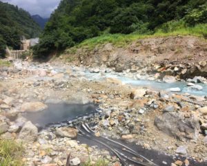 祖母谷川と源泉