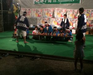 子供たちの早飲み大会