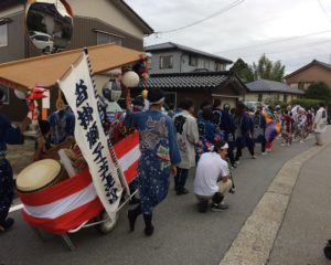 お宮へ向かう