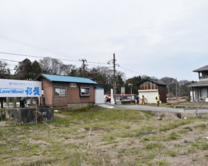 銀盤酒造に中島オヤツ店が近い長屋駅