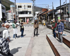 宇奈月温泉駅前の噴水に集合