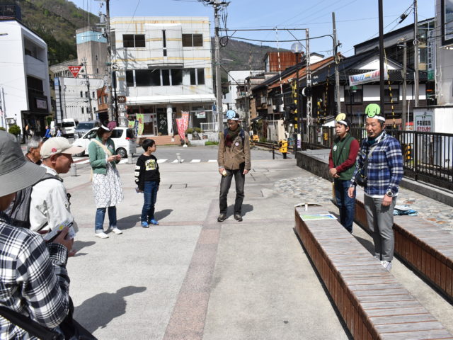 宇奈月温泉駅前の噴水に集合