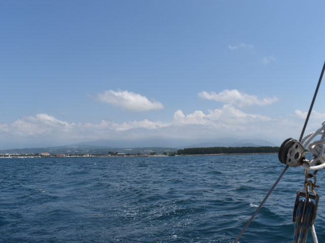 海は広いし山は高い