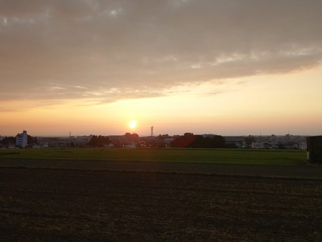 夕陽と共にお祭りがはじまる