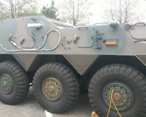 装甲車！