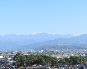 灯台から山