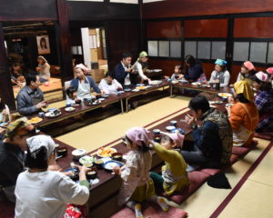 みんなで昼食
