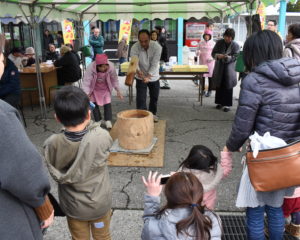 息の合った餅つき