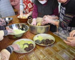 地域の方が丁寧に作ります☆