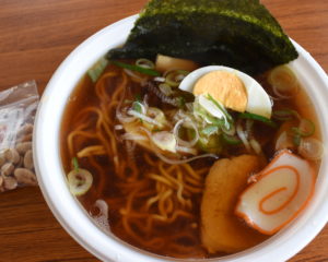 地元の製麺所の名水ラーメン