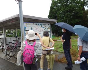 駅前の案内板