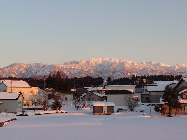 夕暮れ時の立山連峰