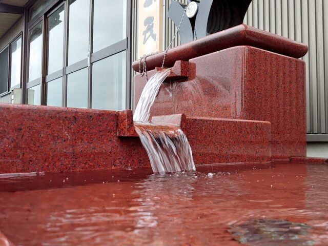 村椿（飛騨）の清水